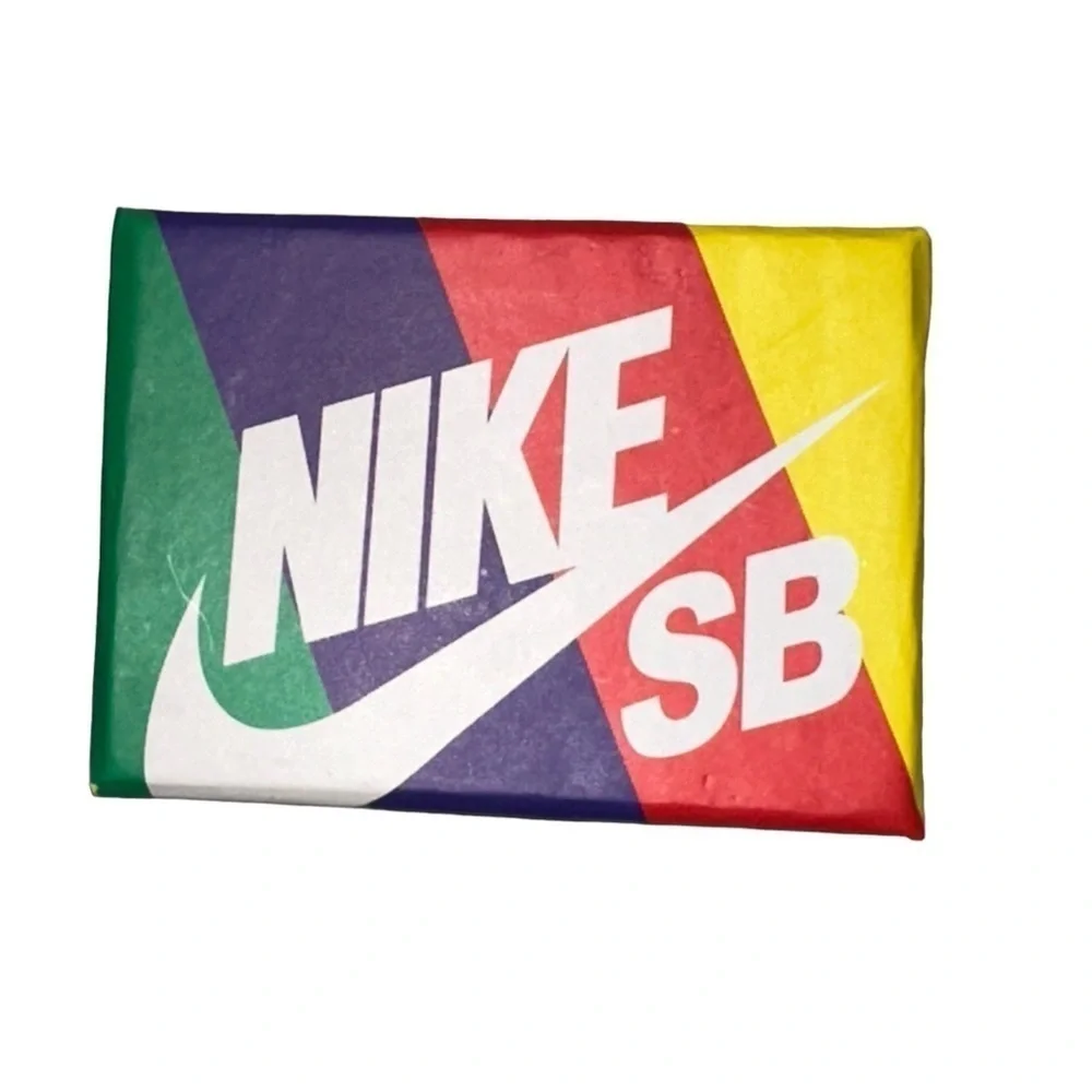 NIKE SB DUNK LOW PRO QS Green/White/Black Key Chain Box Included